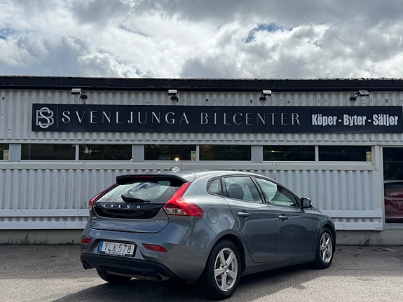 Volvo V40 3 of 24