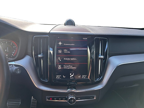 Volvo XC60 13 of 30