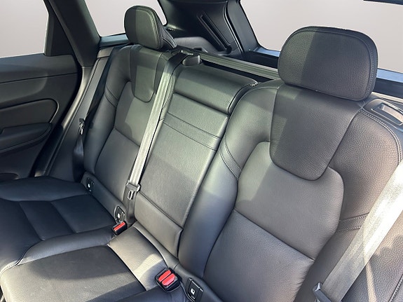 Volvo XC60 14 of 30