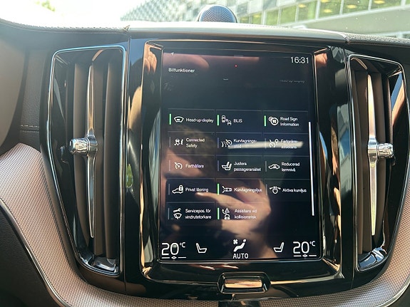 Volvo XC60 21 of 30