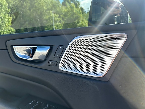 Volvo XC60 10 of 30