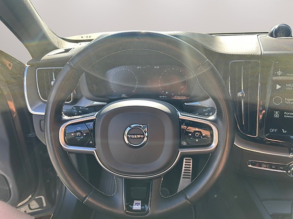 Volvo XC60 11 of 30