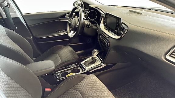 Kia Ceed 3 of 9