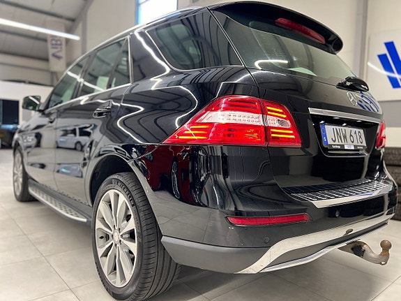 Mercedes-Benz ML350 5 of 30