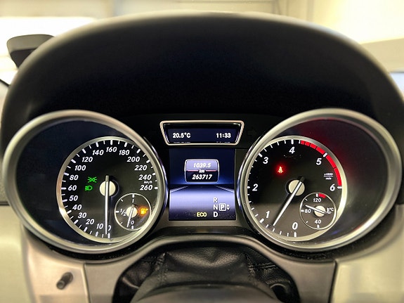 Mercedes-Benz ML350 17 of 30