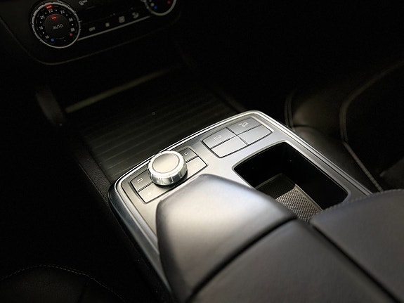 Mercedes-Benz ML350 24 of 30