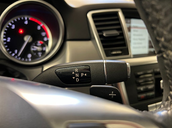 Mercedes-Benz ML350 19 of 30