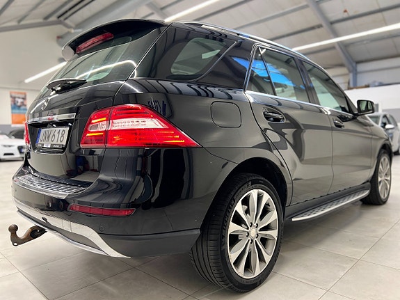 Mercedes-Benz ML350 8 of 30