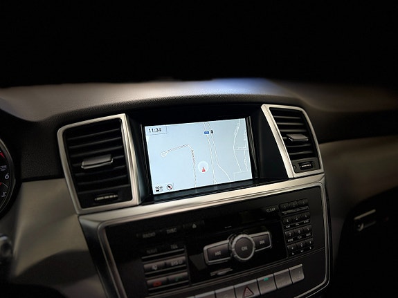 Mercedes-Benz ML350 21 of 30
