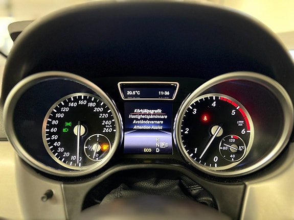 Mercedes-Benz ML350 18 of 30