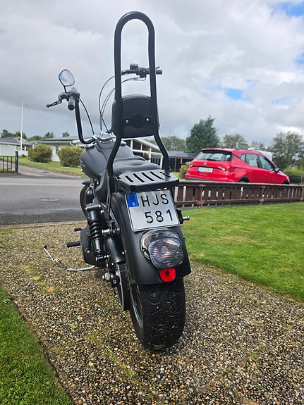 Harley-Davidson Street Bob 3 of 7