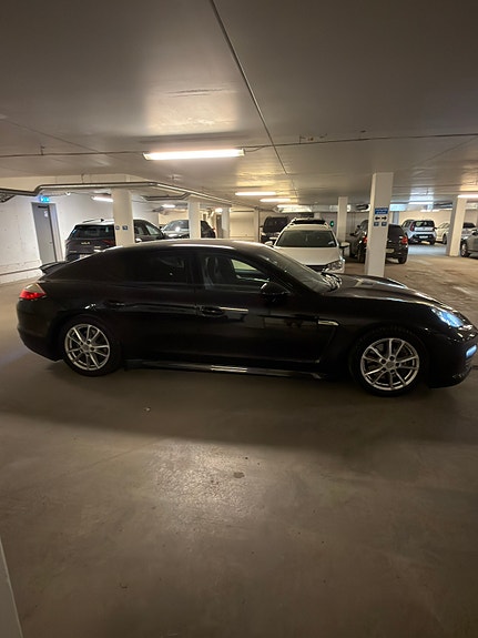 Porsche Panamera 3 of 8
