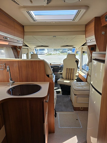 Eura Mobil Integra Style 710 QB *Queenbed *Automat *AC *Taksäng 30 of 30