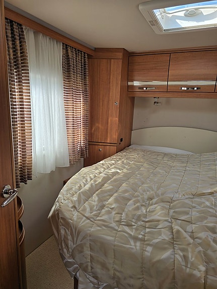 Eura Mobil Integra Style 710 QB *Queenbed *Automat *AC *Taksäng 28 of 30