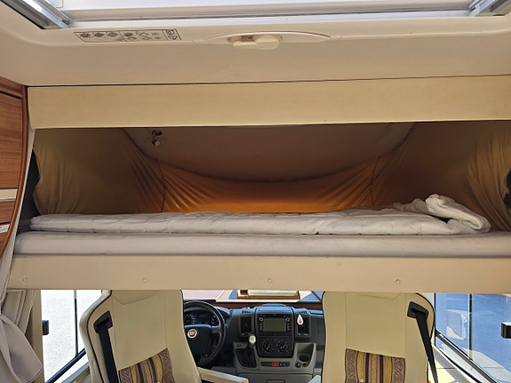Eura Mobil Integra Style 710 QB *Queenbed *Automat *AC *Taksäng 17 of 30
