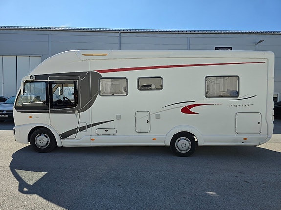Eura Mobil Integra Style 710 QB *Queenbed *Automat *AC *Taksäng 6 of 30