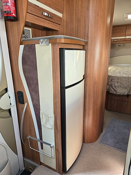 Eura Mobil Integra Style 710 QB *Queenbed *Automat *AC *Taksäng 21 of 30