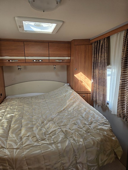 Eura Mobil Integra Style 710 QB *Queenbed *Automat *AC *Taksäng 29 of 30