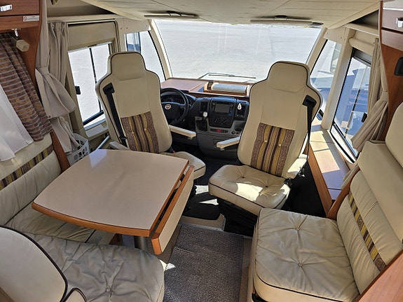 Eura Mobil Integra Style 710 QB *Queenbed *Automat *AC *Taksäng 16 of 30