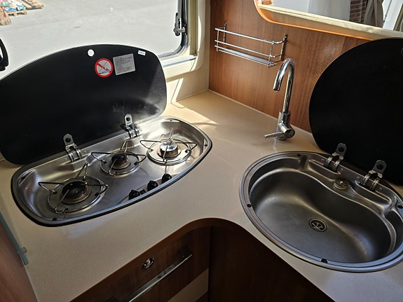 Eura Mobil Integra Style 710 QB *Queenbed *Automat *AC *Taksäng 24 of 30