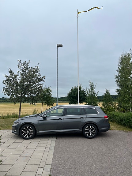 Volkswagen Passat 16 of 16