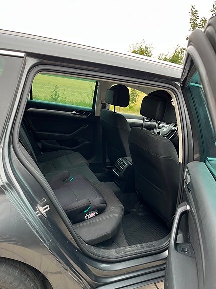 Volkswagen Passat 11 of 16