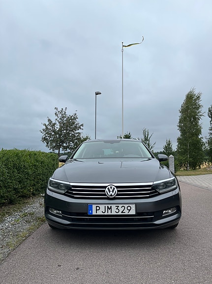 Volkswagen Passat 4 of 16