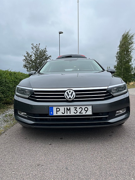 Volkswagen Passat 13 of 16