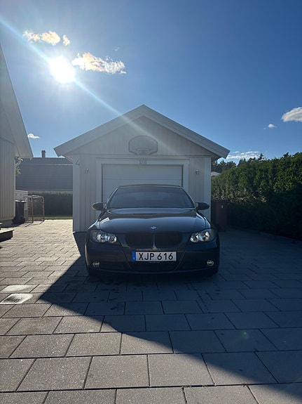 BMW 318i 2 of 7
