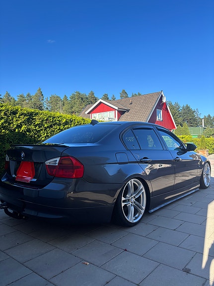 BMW 318i 5 of 7