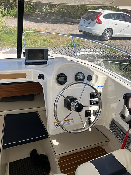 Qvicksilver pilot house 640 4 of 11