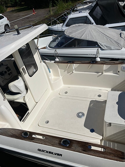 Qvicksilver pilot house 640 9 of 11