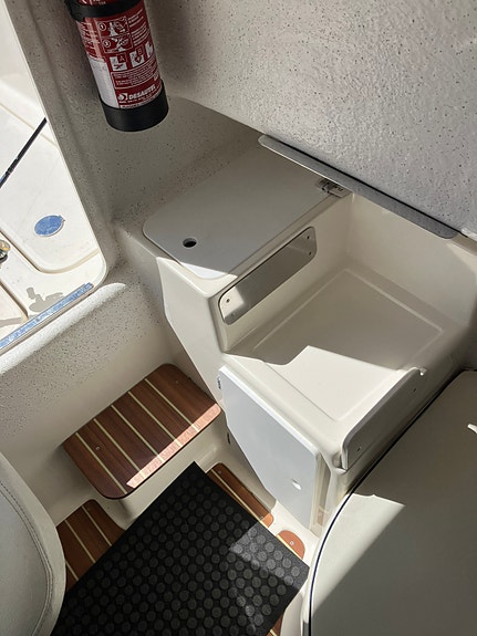 Qvicksilver pilot house 640 6 of 11