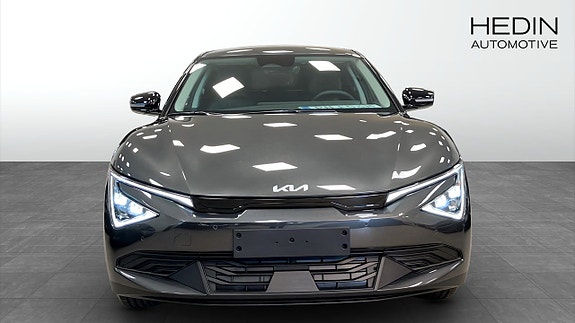Kia EV6 8 of 12