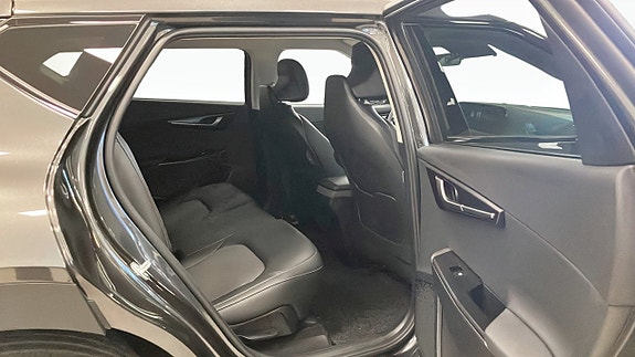 Kia EV6 5 of 12
