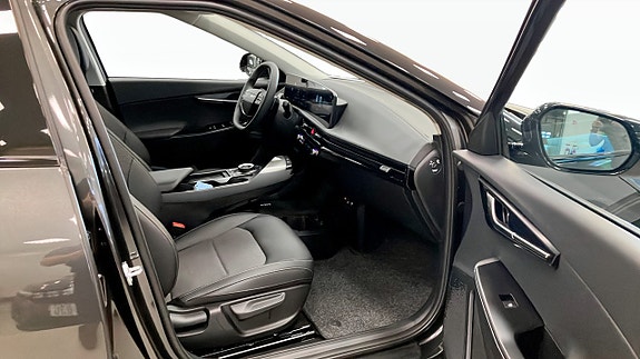 Kia EV6 3 of 12