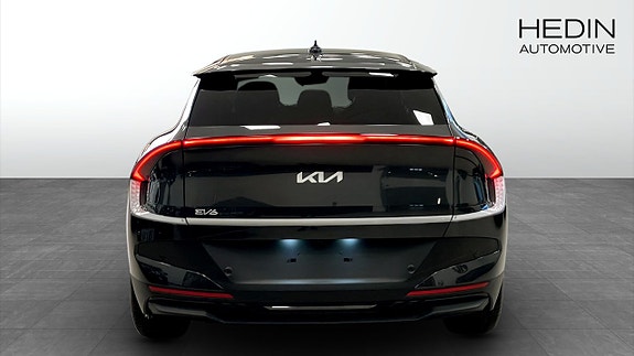 Kia EV6 7 of 12