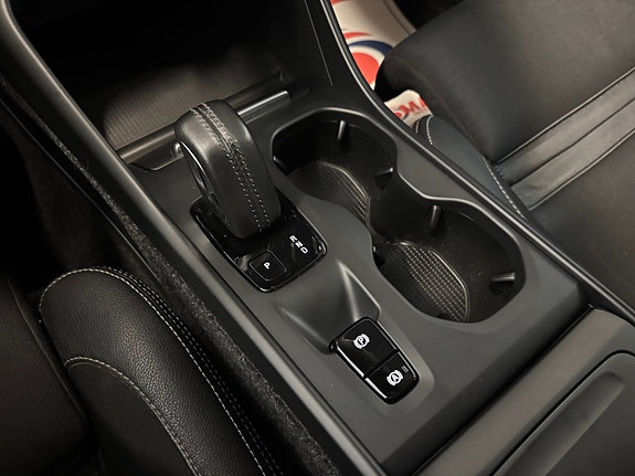 Volvo XC40 9 of 22
