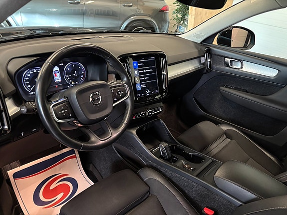 Volvo XC40 5 of 22