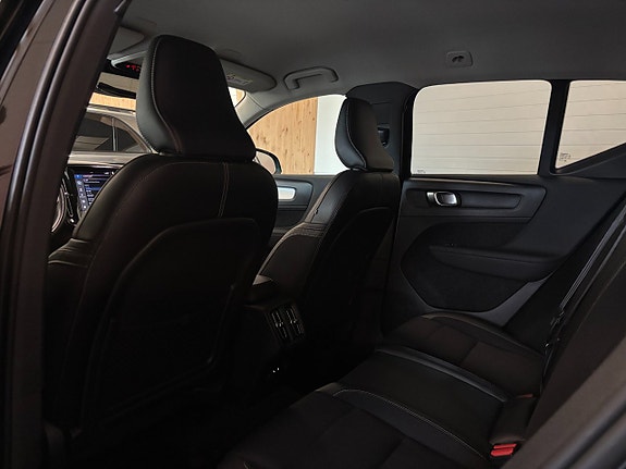 Volvo XC40 17 of 22