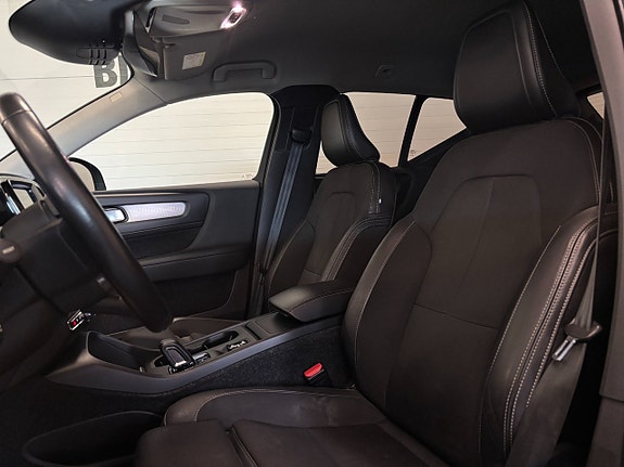 Volvo XC40 6 of 22