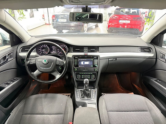 Skoda Superb 19 of 29