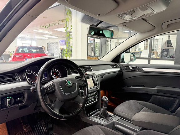Skoda Superb 27 of 29