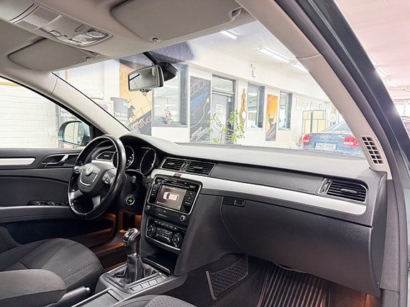 Skoda Superb 14 of 29