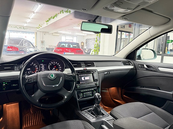 Skoda Superb 23 of 29