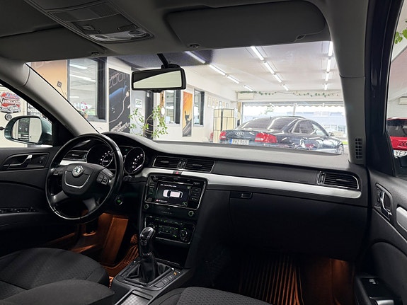 Skoda Superb 18 of 29
