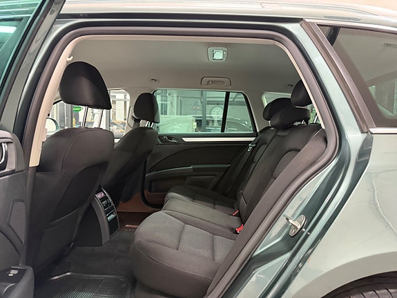 Skoda Superb 22 of 29