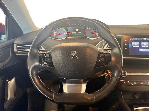 Peugeot 308 10 of 16