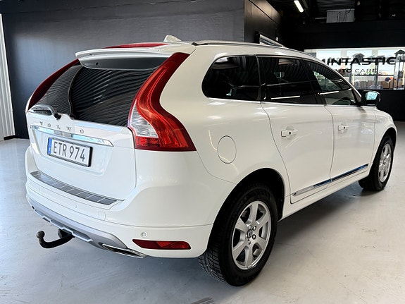 Volvo XC60 8 of 27