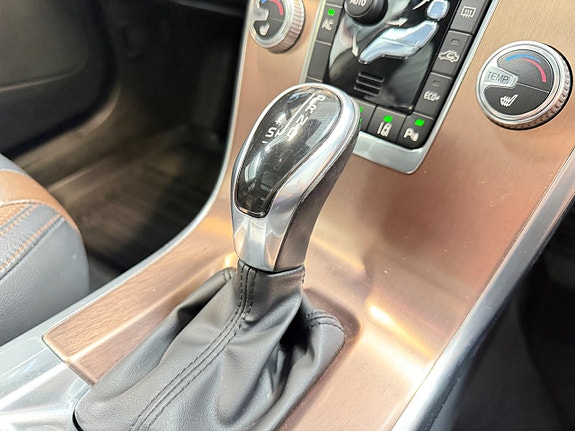 Volvo XC60 24 of 27